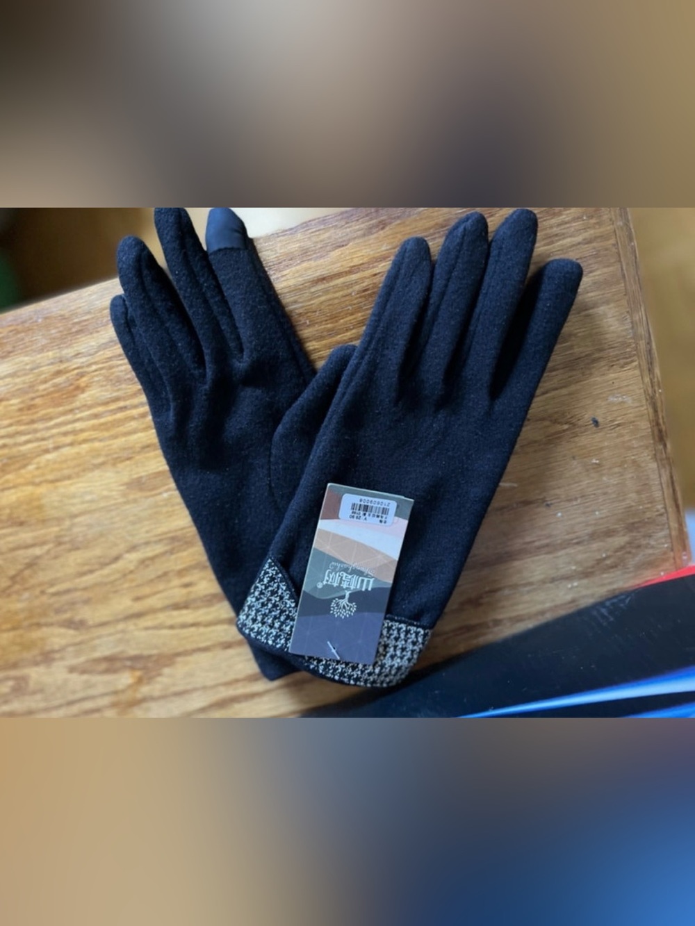 women's winter touchscreen gloves with houndstooth cuffs